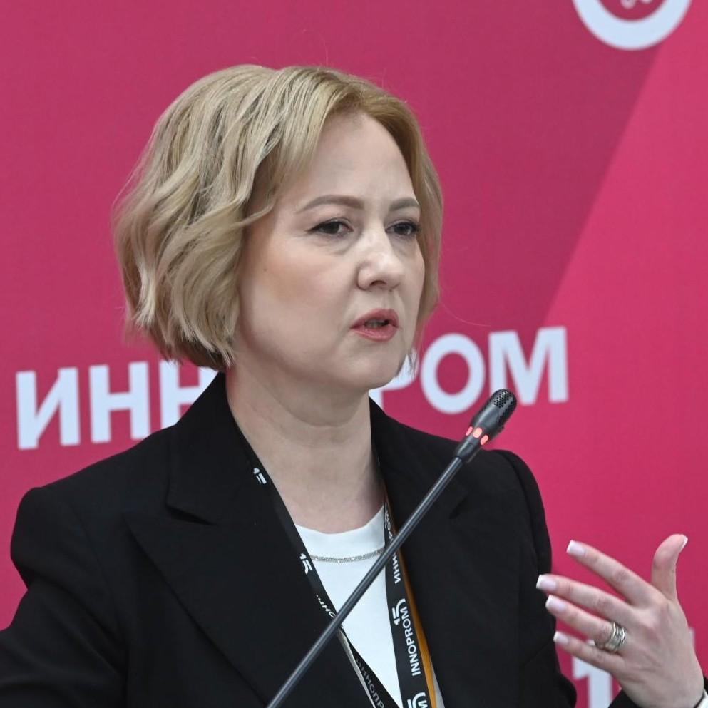<p>Елена Самсонова</p>