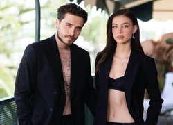 Семейная война Бекхэмов продолжается: Бруклин попросил родителей, Дэвида и Викторию, общаться с ним только через адвокатов