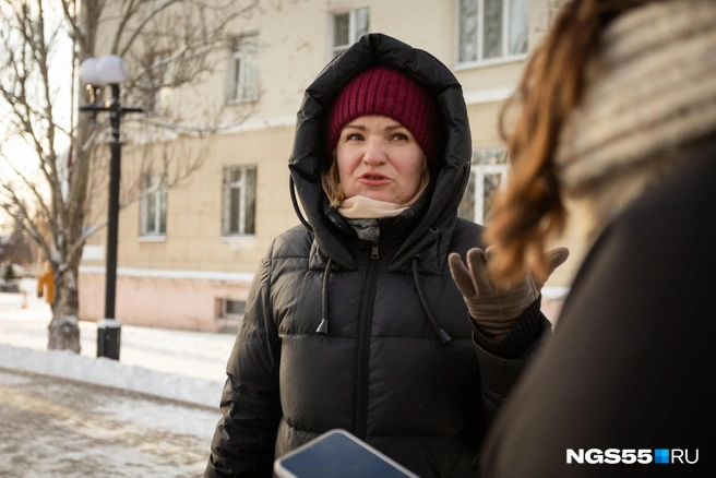 Елена предпочитает живую елку | Источник: Кирилл Башинский / NGS55.RU