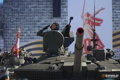 В Петербурге замечена военная техника для парада