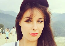Оксана Федорова берет уроки бокса у мужа