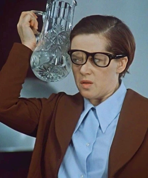 Для всех, кто смотрел в СССР, непроходимый тест: угадайте «Служебный роман» и еще 4 всенародно любимые советские комедии с великой и прекрасной Алисой Фрейндлих