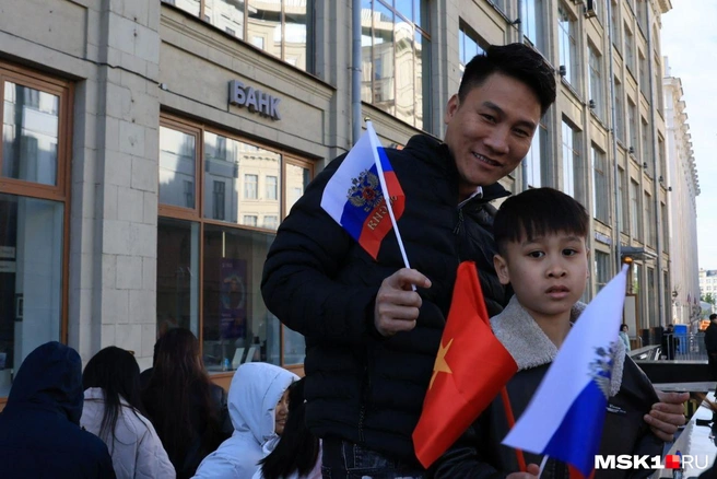 Многие иностранцы пришли смотреть на репетицию с детьми | Источник: Артем Устюжанин / MSK1.RU