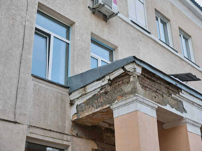 Изображение входа в хирургический корпус детской больницы | nsk54.online