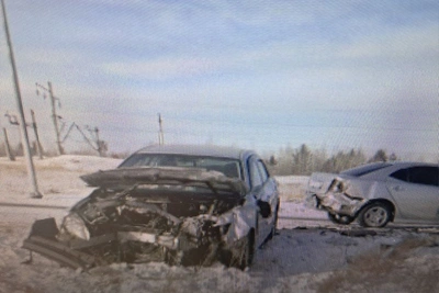 Две иномарки столкнулись на ул. Гайдара в Чите