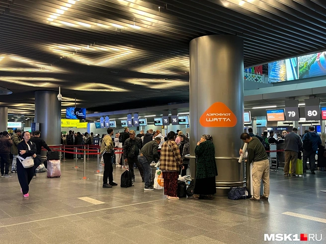 Аэропорт полон пассажиров | Источник: читатель MSK1.RU