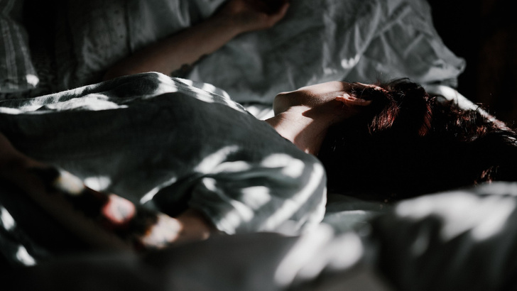 «Я просыпаюсь задолго до будильника»: как вернуть крепкий сон