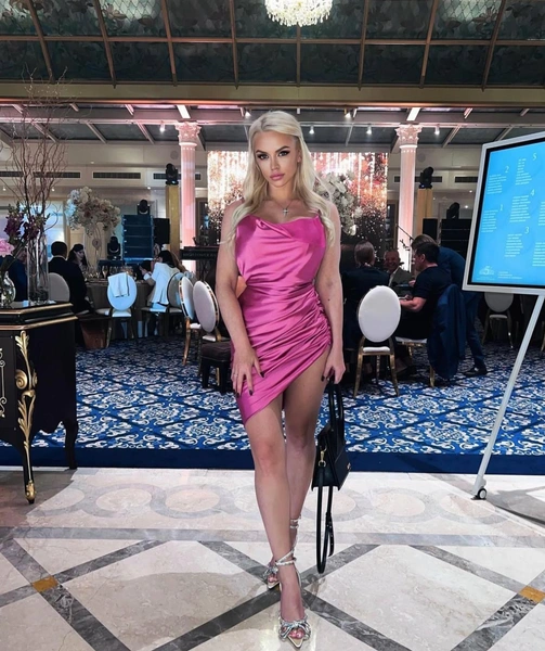 Милана Тюльпанова | www.starhit.ru