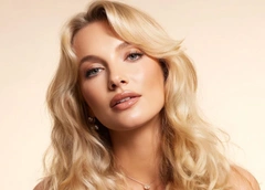 Макияж губ: в моду возвращается главный трюк из 90-х — как повторить его красиво