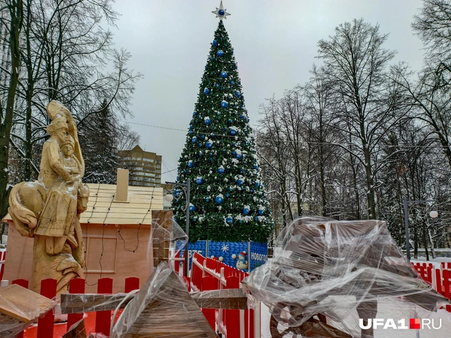 Сказочные персонажи из дерева | Источник: Булат Салихов / UFA1.RU