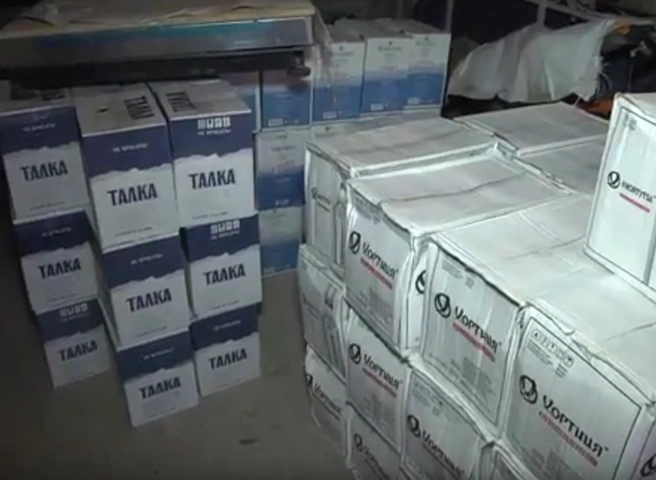 В рязанских гаражах полицейские обнаружили семь тонн контрафактного алкоголя | ya62.ru