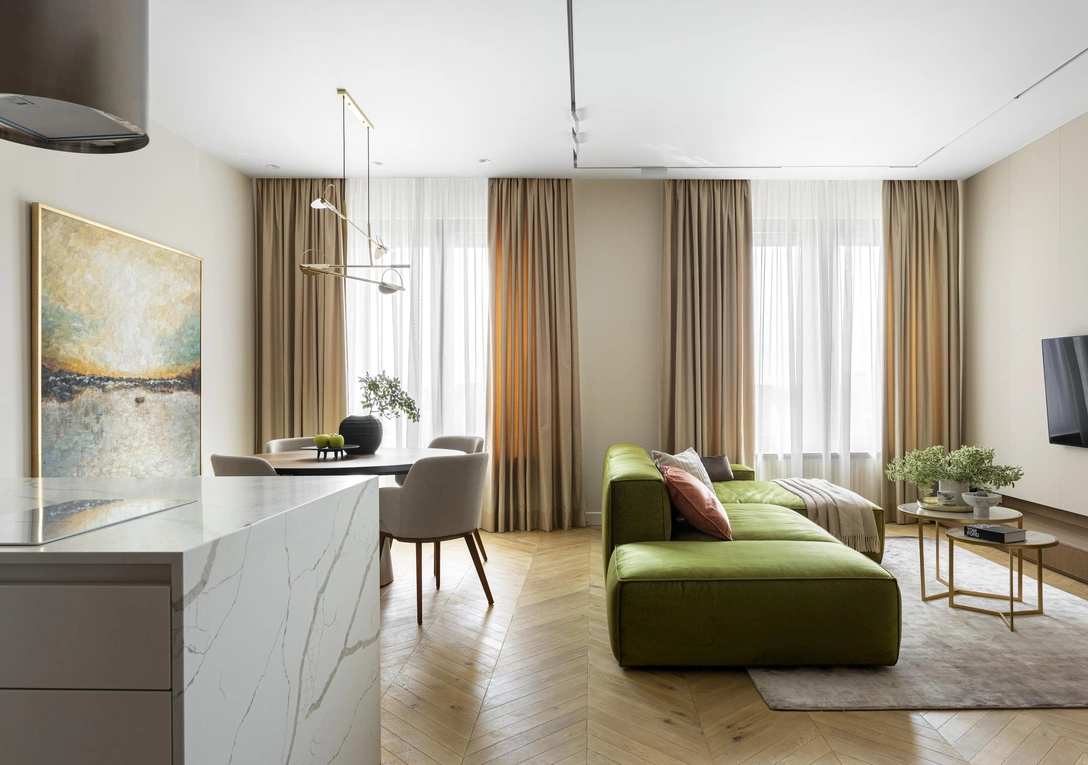 Кухня-гостиная. Паркет, Tantum Querqus. Диван, Boca Room. Встроенный свет, «Центрсвет». | Источник: Антон Лихтарович стиль: Ирина Темнова