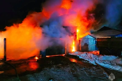 В тюменском селе при пожаре в доме обнаружено обугленное тело