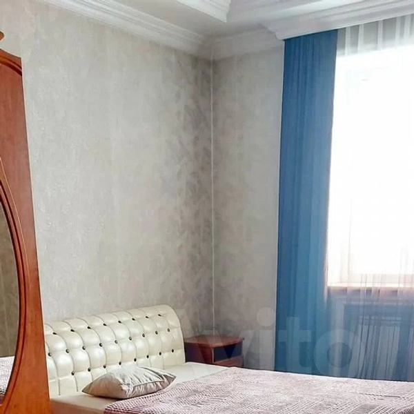 Интерьер при такой цене, остается очень простым - впрочем, много ли на пару дней требуется | Источник: Avito.ru