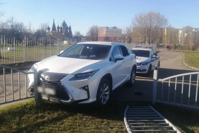 В Ярославле в Lexus обнаружен погибший водитель
