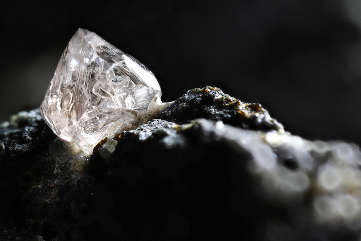 Когда из земли бьют фонтаны из алмазов? Объясняют ученые