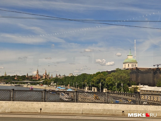 Справа — Кремль | Источник: Анастасия Харитонова / MSK1.RU
