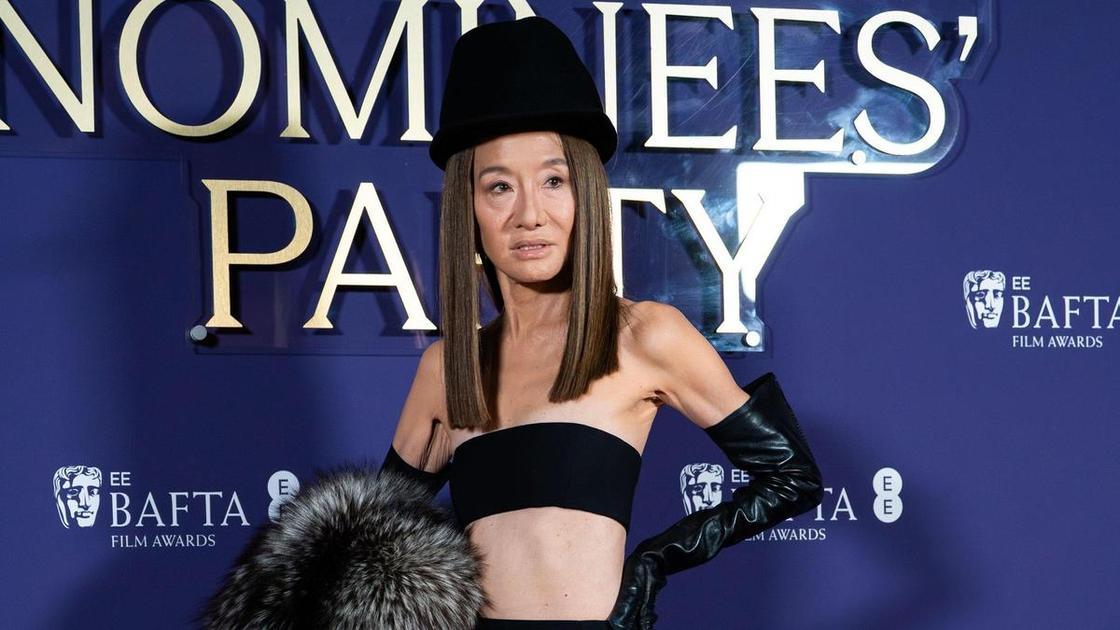 Платиновый блонд&nbsp;&mdash; лучший anti-age: 76-летняя Вера Вонг сменила цвет волос и помолодела