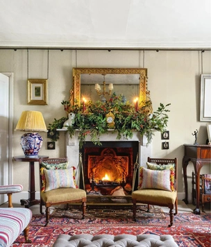 Рождество в английской усадьбе: 9 советов по декору дома от дизайнера Карлоса Гарсии