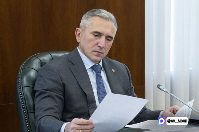 Губернатор Тюменской области Александр Моор недавно подписал дополнительное соглашение между правительством региона, профсоюзами и объединением работодателей | Источник: Александр Моор / T.me