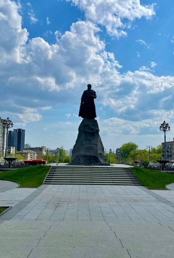 Памятник Хабарову у вокзала, Хабаровск | Источник: Богдана Павлова