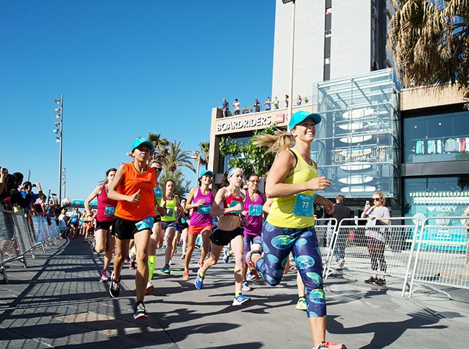 3 000 девушек поучаствовали в #RUNSUPYOGA в Барселоне