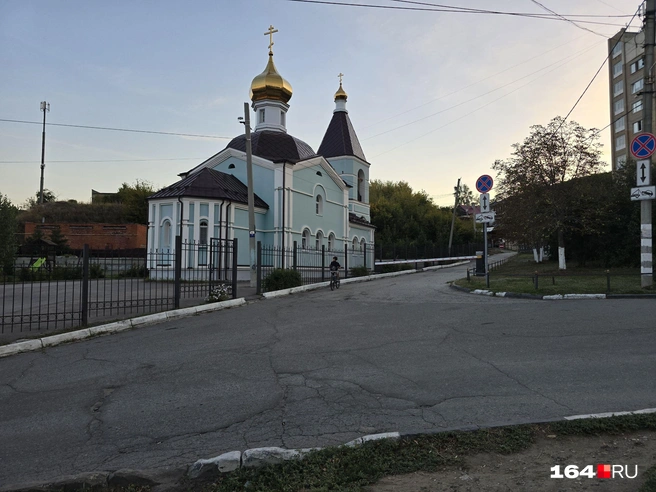 Внизу Космодамианский храм | Источник: Семен Коротов-Майбах / 164.RU