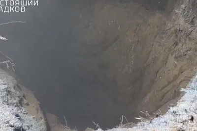 Governor reveals deep munition crater in Belgorod