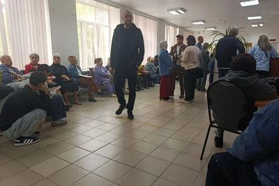 Волгоградцы часами стоят в очереди в МФЦ