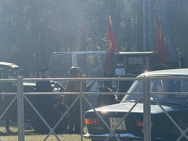 Ретротехнику и форму можно увидеть в городе не только 9 Мая | Источник: читатель 74.RU