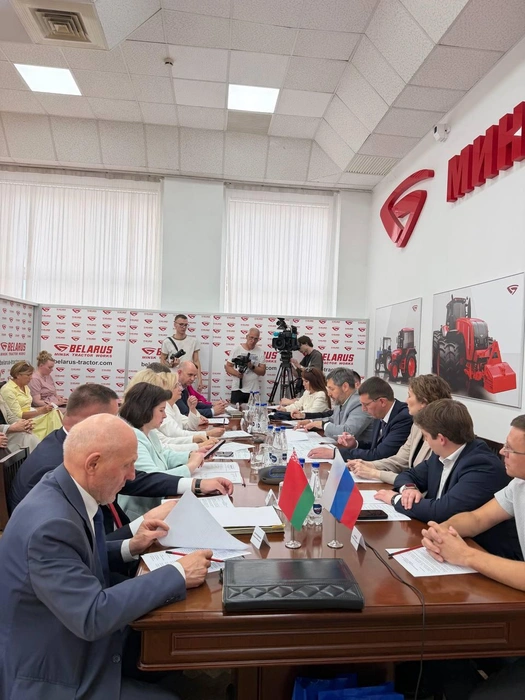 Татарстан и Беларусь обсуждают сотрудничество в легкой промышленности | Источник: mpt.tatarstan.ru