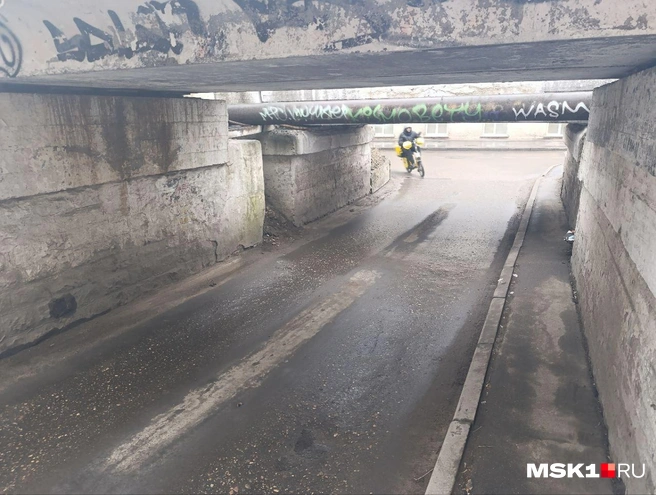 Многие мосты и путепроводы в Москве — проблема для автомобилистов | Источник: Дмитрий Алексеев / MSK1.RU