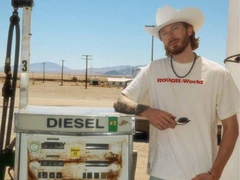 Внук Пугачевой не вернется в Москву — он назвал виновных в этом