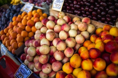 Nectarine vs Peach: What Sets Them Apart