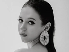 Душили в машине, затем спокойно пошли в бар: кадры убийства 23-летней Яны Легкодимовой