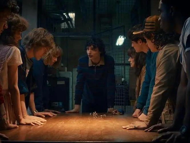 В ярославских кинотеатрах демонстрируется известный сериал | Источник: кадр из сериала «Очень странные дела», реж. Мэтт Даффер, Росс Даффер, Шон Леви и др.