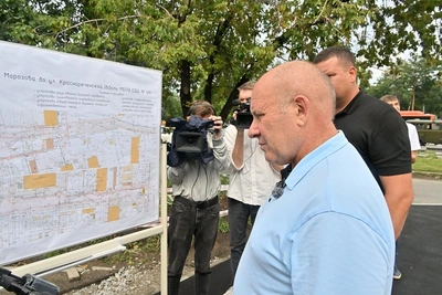 Кравчук проверил ремонт дорог и теплосети в Хабаровске
