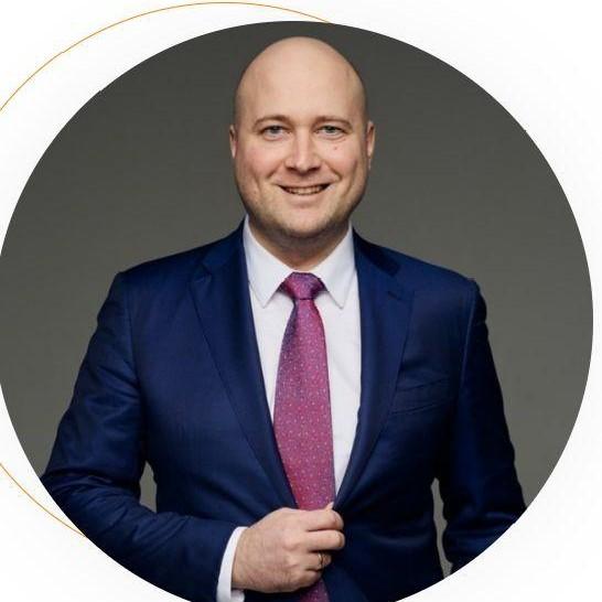 <p>Илья Ященков</p>
