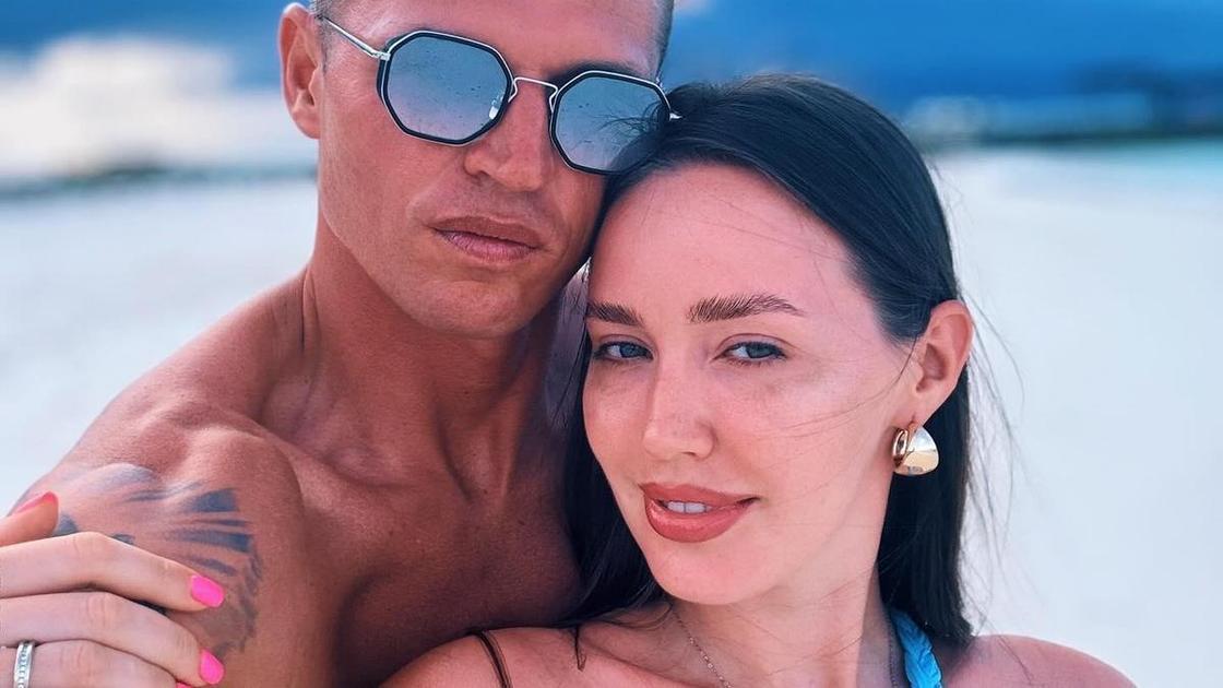 Дмитрий Тарасов объяснил, зачем писал моделям, пока жена ждала его дома: «Ставим точку»