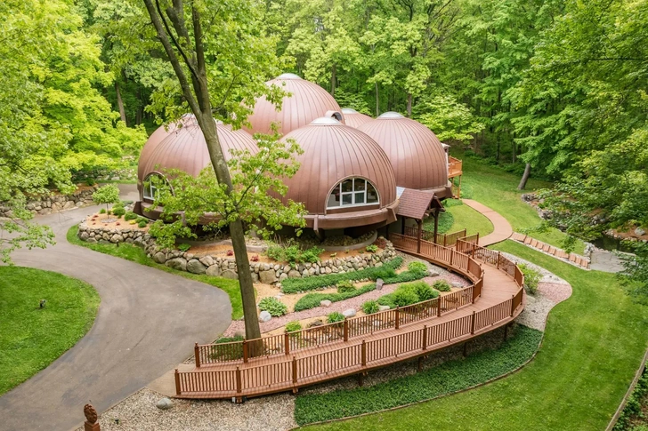 «Луковый дом» в США выставлен на продажу за $1,9 млн «Луковый дом» в США выставлен на продажу за $1,9 млн