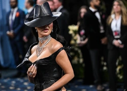 Худшие образы Met Gala 2025 — у Кайли Дженнер и Ким Кардашьян