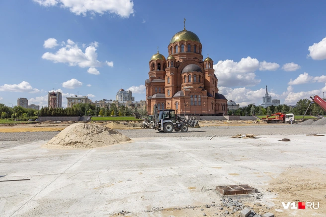 Пока она напоминает раскопанную строительную площадку | Источник: Константин Завриков / V1.RU