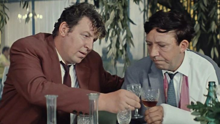 Для вас всех, кто смотрел в СССР, тест непроходим: «Бриллиантовая рука», «Девчата», «12 стульев» — угадайте популярные советские комедии 1960-1980-х | Источник: YouTube