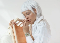Новое искусство: как выглядят часы Swatch из коллаборации с Эллен Шейдлин
