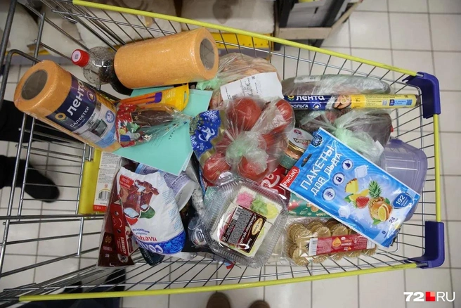 В среднем тюменцы тратят на продукты к новогоднему столу от 10 до 20 тысяч рублей. А сколько денег вы планируете потратить на вкусные блюда на Новый год?  | Источник: Ирина Шарова / 72.RU