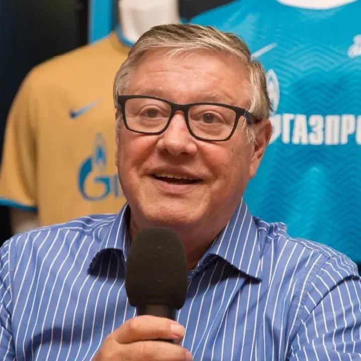 <p>комментатор Геннадий Орлов</p>