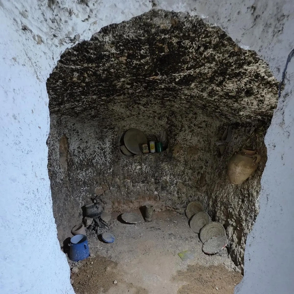 «Городок хоббитов» и подземный дом на 8 семей в пустыне: россиянин рассказал, зачем стоит лететь в Ливию