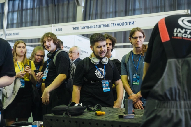Молодые посетители выставки | Источник: фото предоставлено организатором выставки «Промышленный салон»