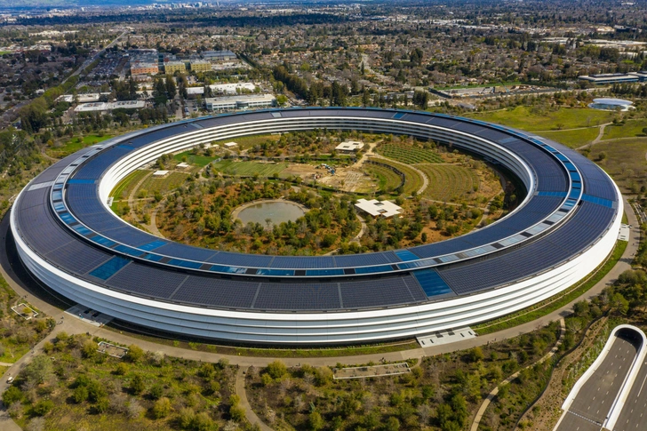 Apple Park | Источник: Felix Mizioznikov via Shutterstock/Fotodom.ru