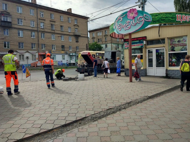 Дорожники приводят место аварии в порядок | Источник: Дарья Невзорова